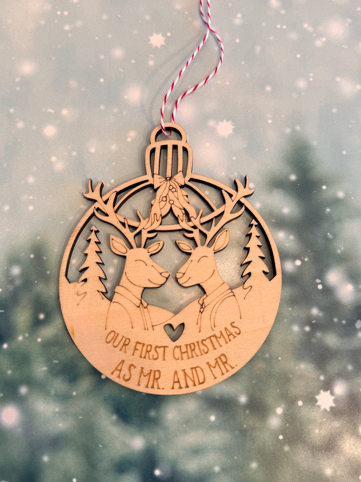 Mistletoe Kisses Deer Couple Ornaments